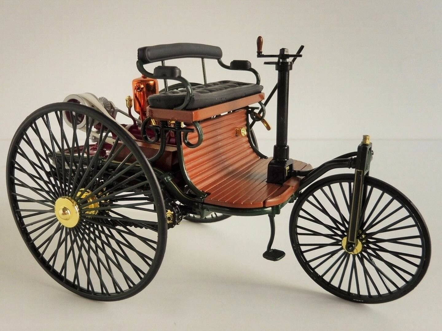 Первый автомобиль в истории. Benz Patent-Motorwagen 1886.