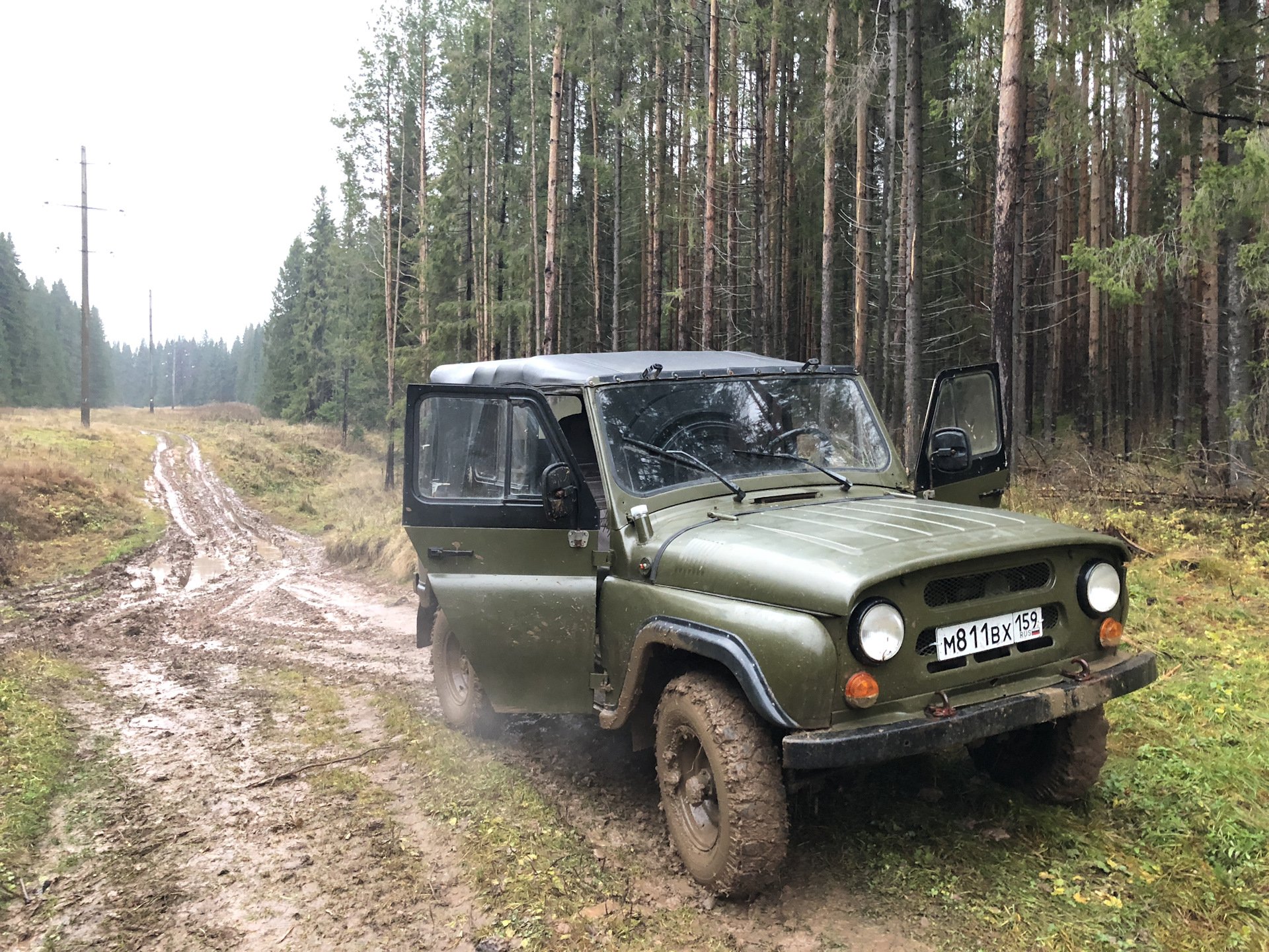 Бэушные уазики. УАЗ 469 В лесу. УАЗ 469 Лесная охрана. УАЗ 469 для леса. UAZ 469 тентованный в лесу.