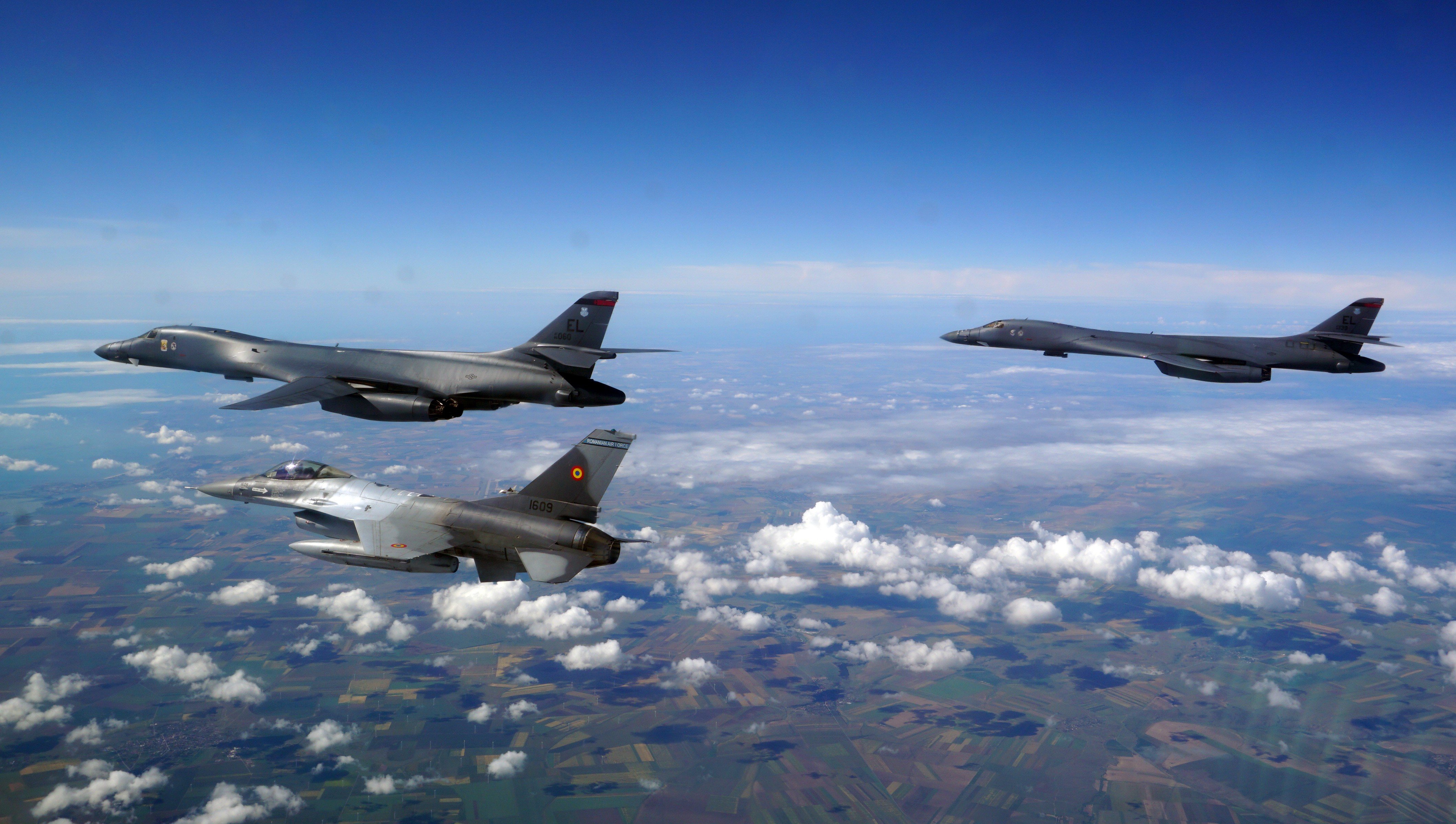 Военные самолеты сша и россии