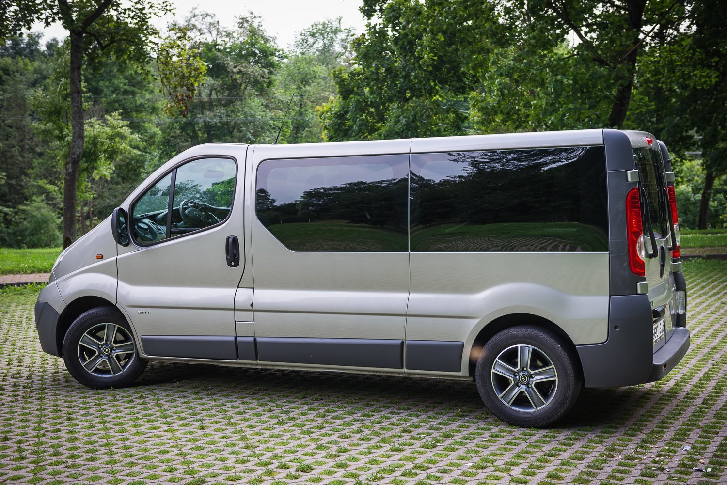 Бус ли. Volvo микроавтобус. Volvo Minibus. Микроавтобусы Вольво Модельный. Вольво минивэн Модельный ряд.