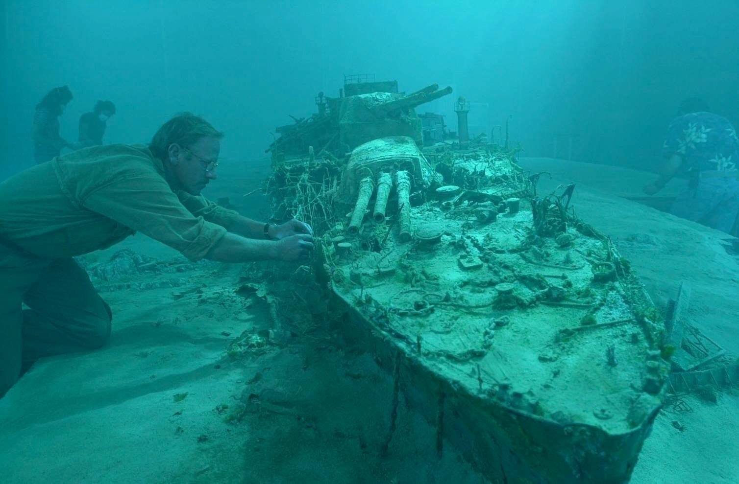 На дне. Подводный музей Британик. Затонувший линкор. Затонувшие корабли с людьми. Самые большие затонувшие корабли.