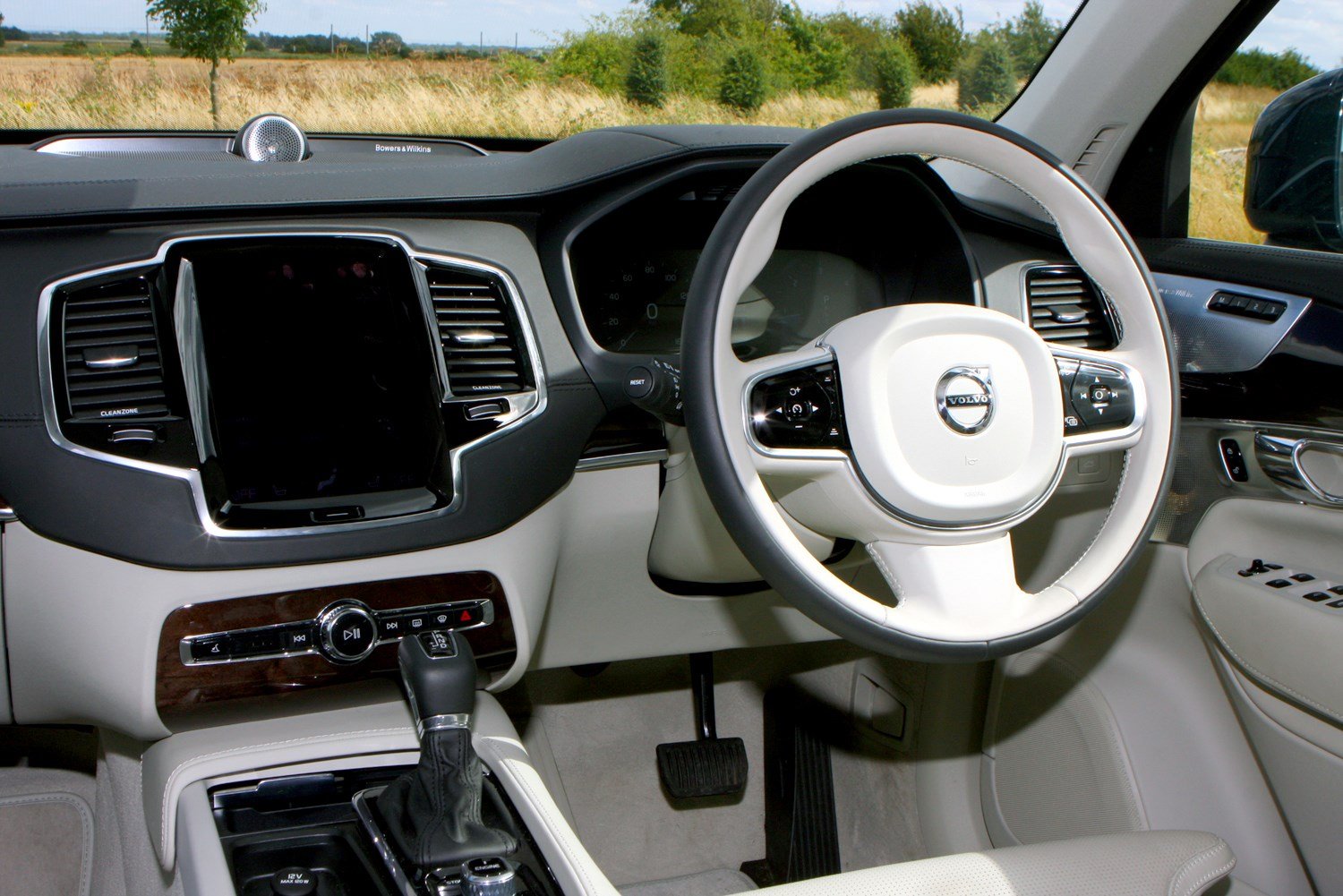 Внутри 2021. Volvo xc90 внутри. Volvo xc90 изнутри. Volvo xc90 2021 Interior. Volvo xc90 2022 Interior.