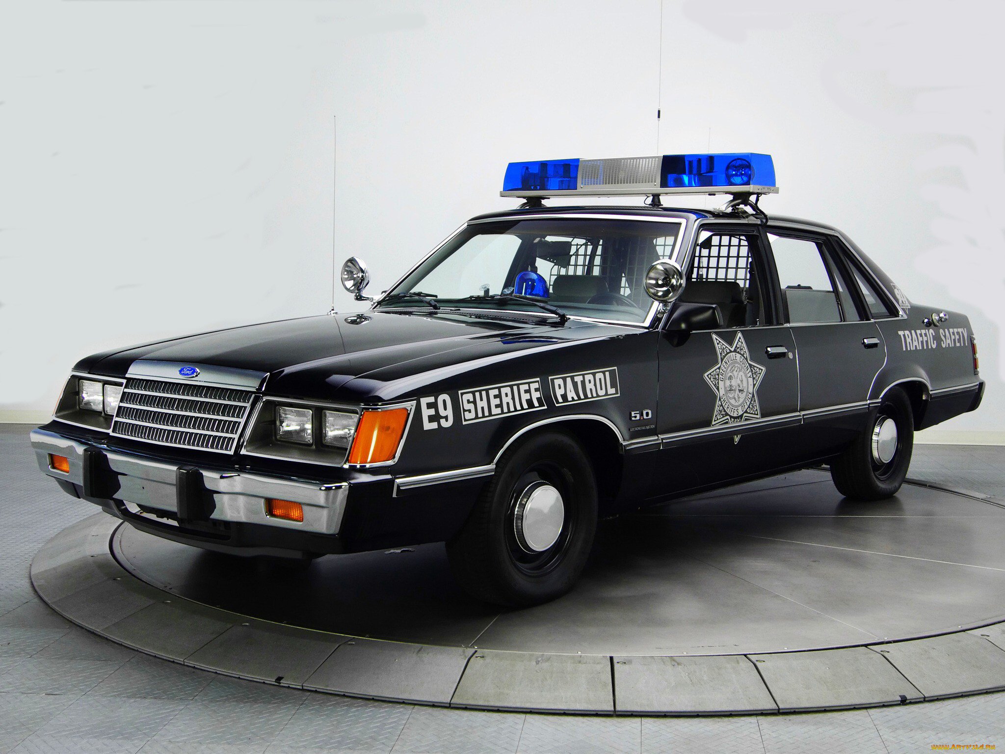 Нужны полицейские машины. Chevrolet Caprice Police Interceptor 1980. Chevrolet Caprice Police Interceptor. Chevrolet Caprice 2015 Police. Форд Лтд 1984 полицейский.