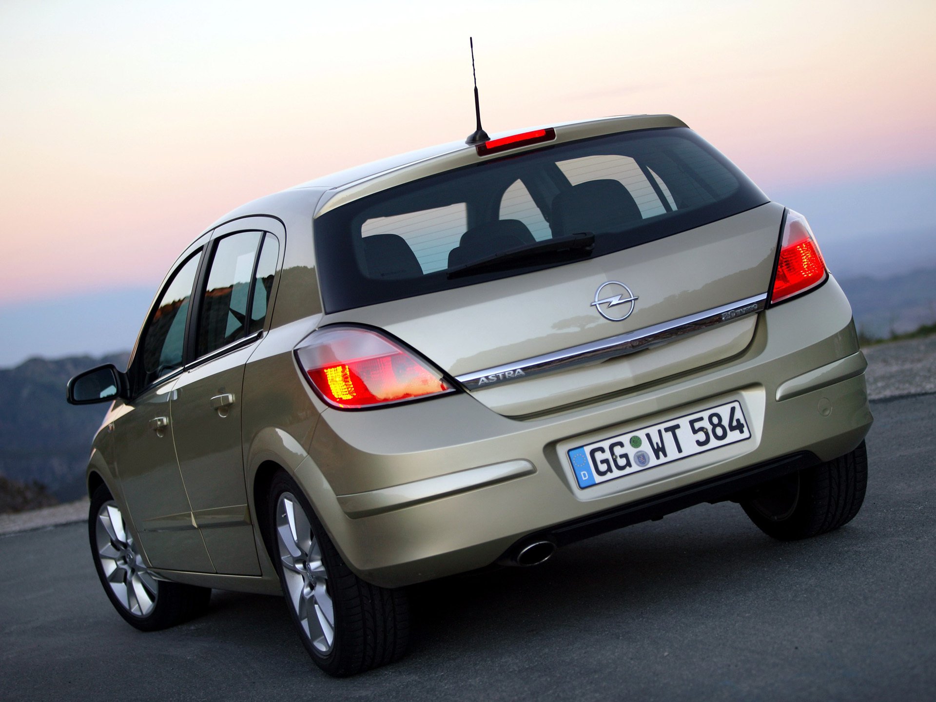 Astra 1.7 download. Opel Astra h 2004. Opel Astra - h (2004-2009). Opel Astra 2004 хэтчбек.