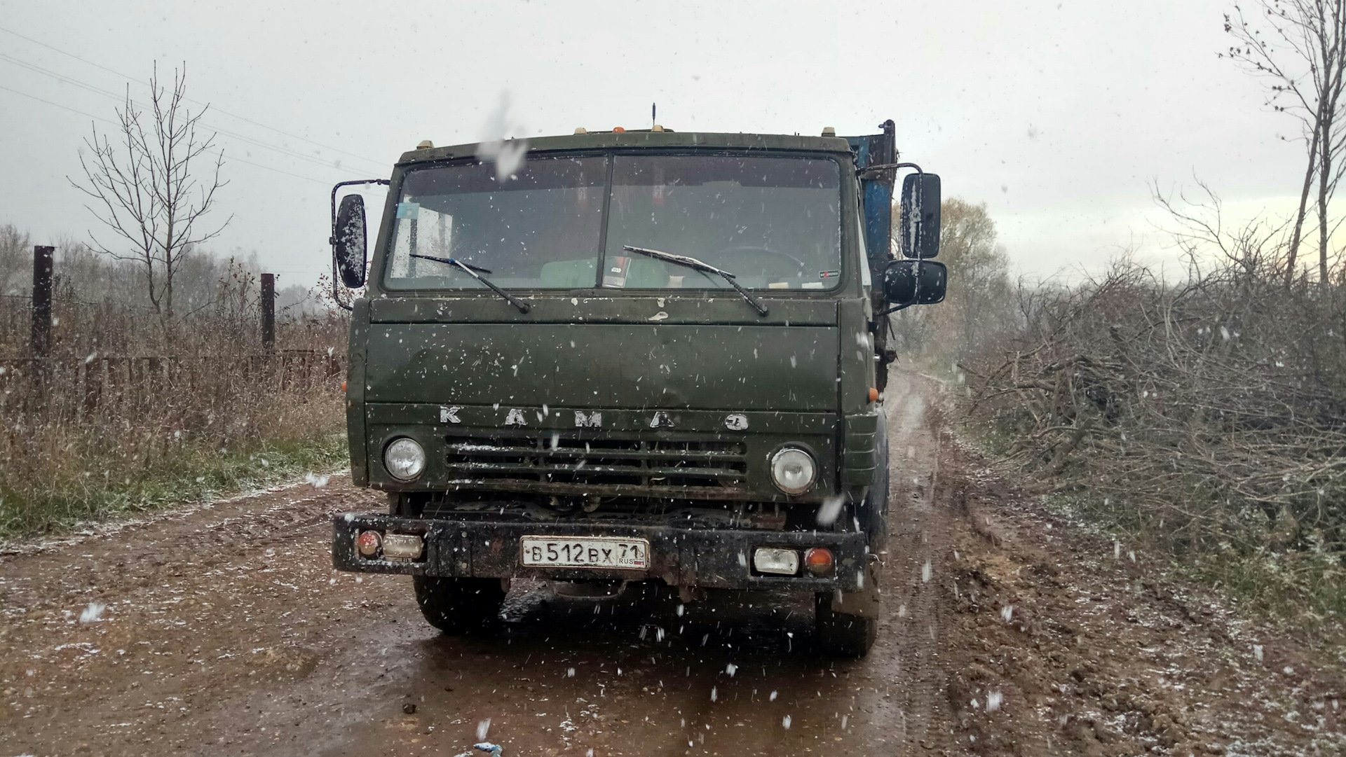 Работа на камазе. КАМАЗ В работе. КАМАЗ С глазами. Автодокачка на КАМАЗАХ. Боровчанин на КАМАЗЕ.