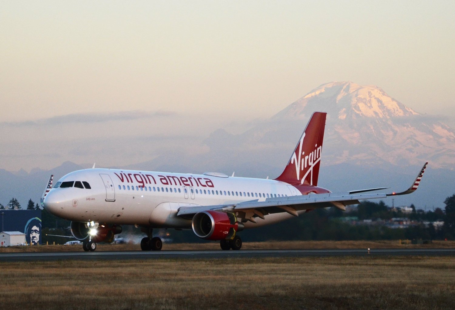 Virgin America Airlines 738