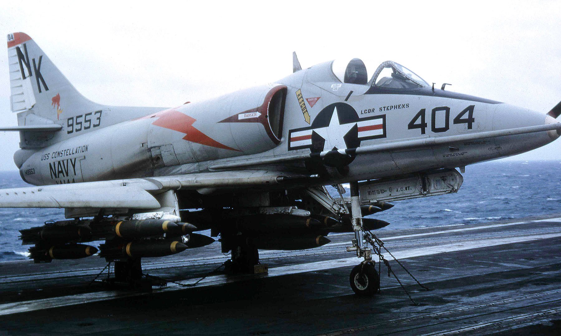 A 4 skyhawk