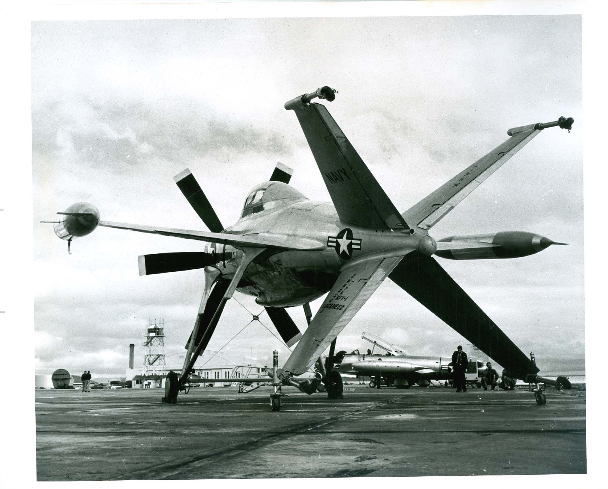 Вертикальный взлет. Lockheed XFV-1 Salmon. Lockheed XFV «the Salmon». Lockheed XFV-1. XFV-1 Salmon.