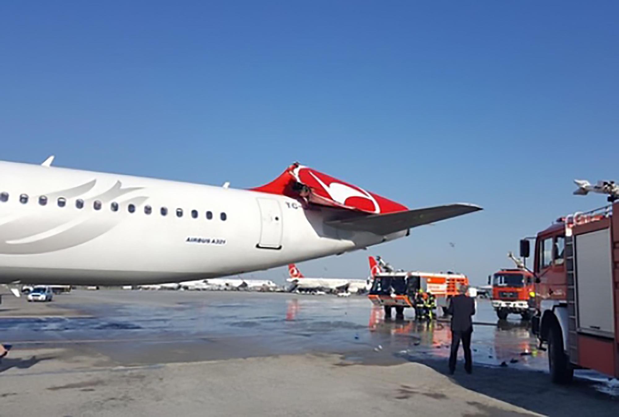 Турция без самолета. А-321 самолет Туркиш Эйрлайнс. Asiana Airlines Airbus a330-300. Турецкие самолеты фото. Аэропорт Стамбул самолет.