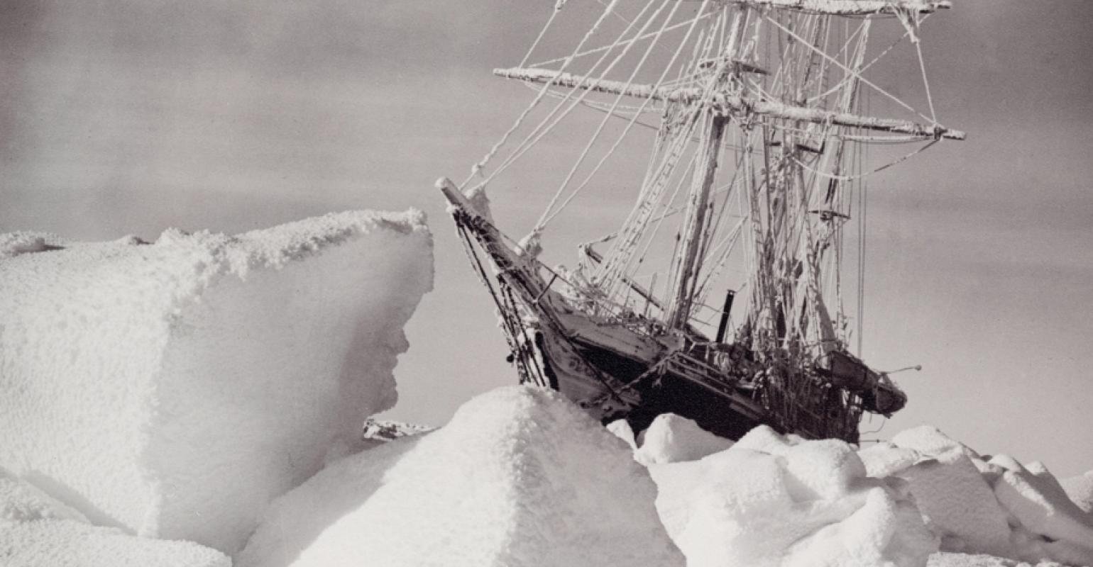В середине 20 века антарктида. Эндьюренс корабль Шеклтона. Экспедиция Шеклтона в Антарктиду 1914. Эндьюранс корабль Антарктида.