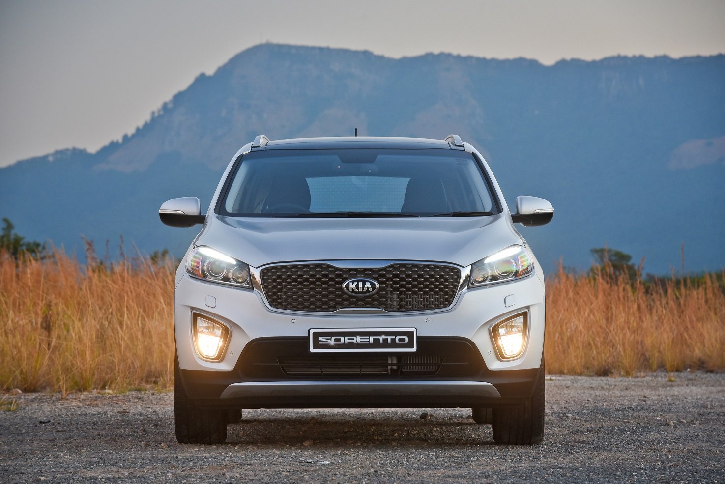 Ряд кроссоверов. Kia Sorento 2015. Kia Sorento SX. Kia кроссовер Соренто 2015. Киа Соренто Модельный ряд по годам.