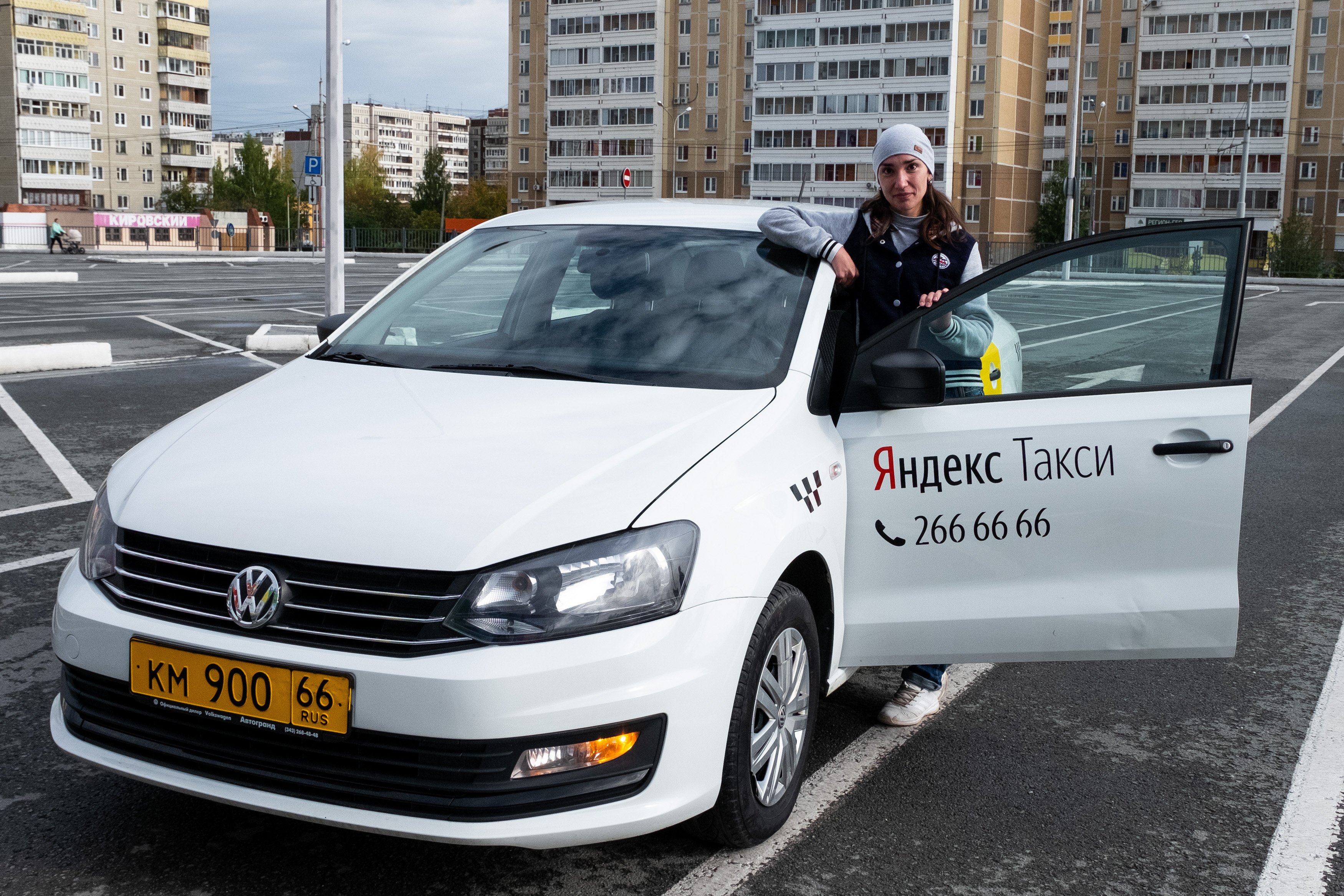 Прокат екатеринбург без водителя. Фольксваген поло 2022 такси. VW Polo такси 2021.
