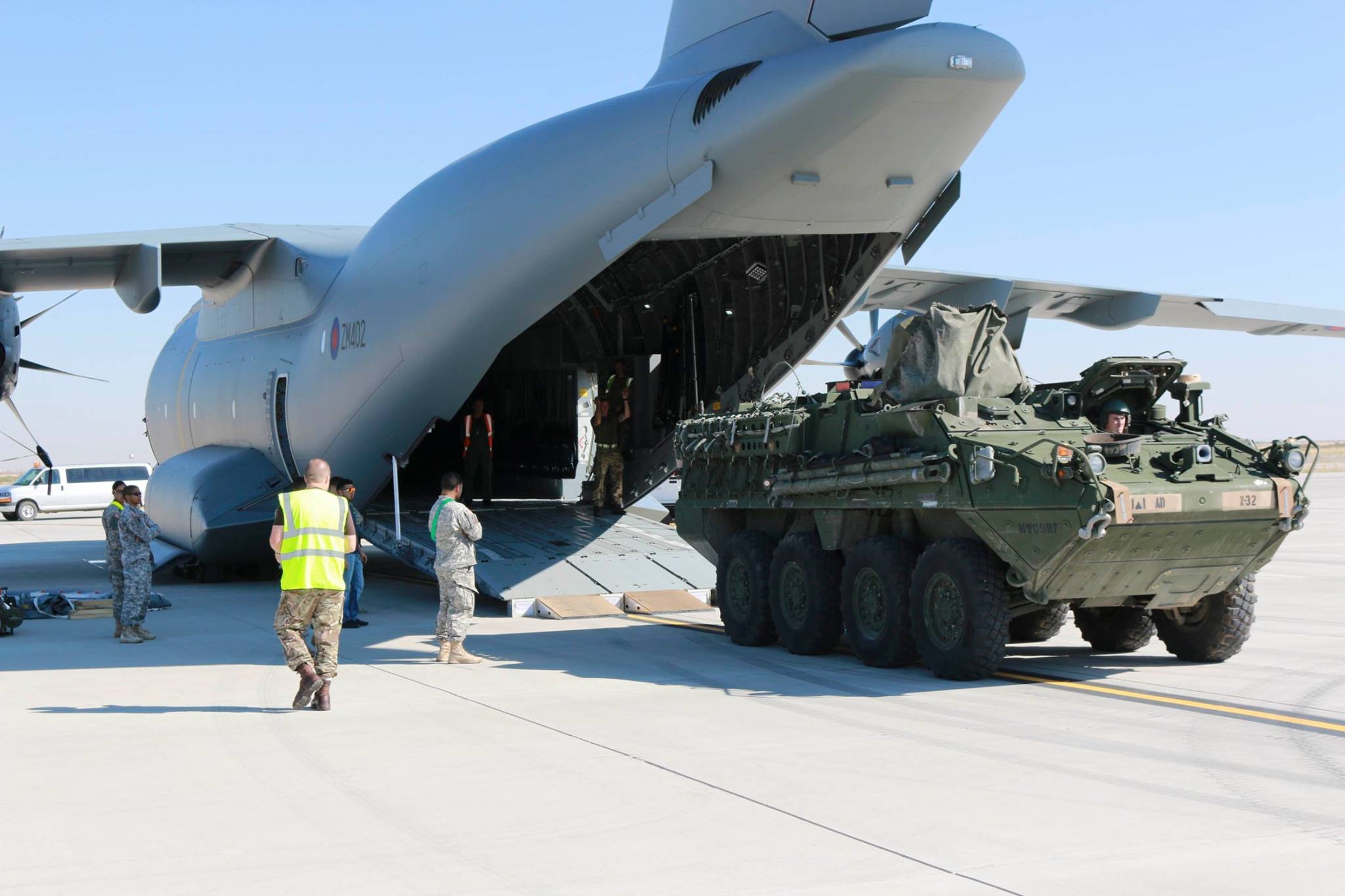 Перевозка оружия на воздушном транспорте. Stryker самолет.