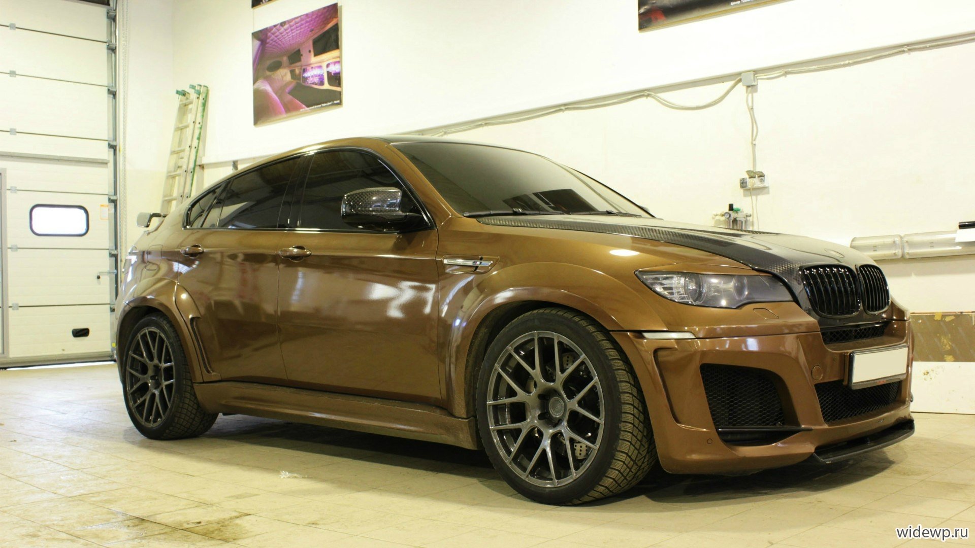 BMW x6 коричневый