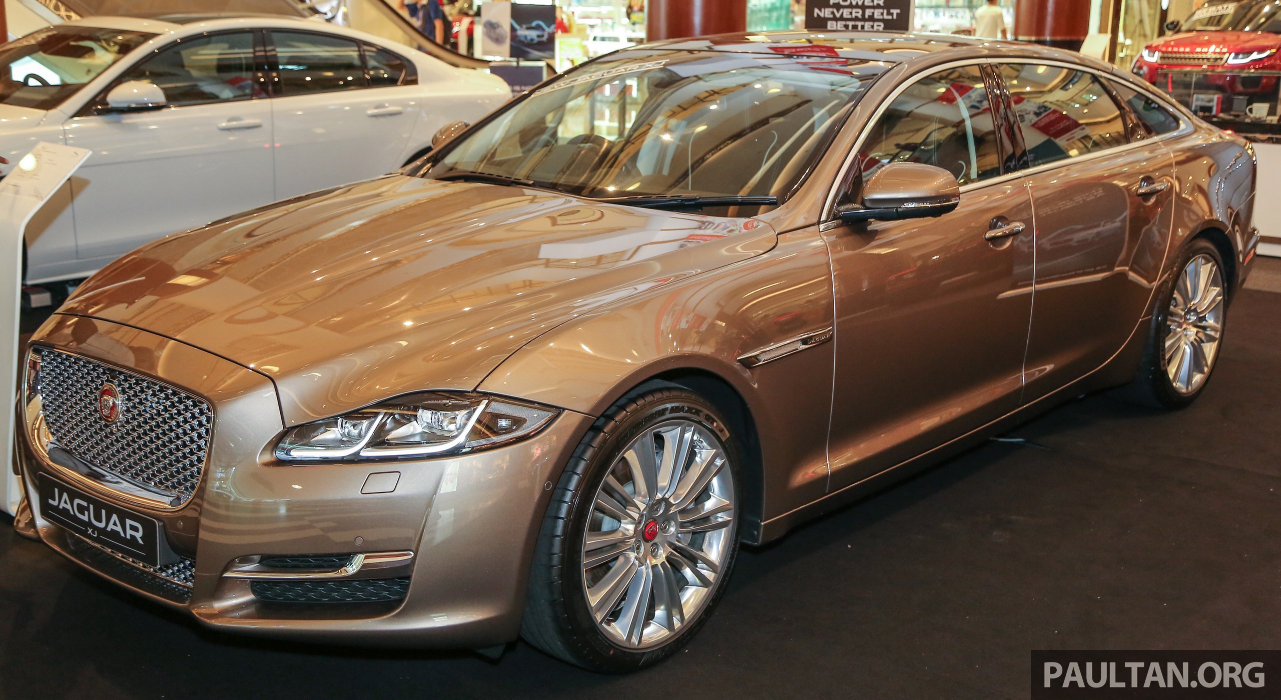 Jaguar XJ золото