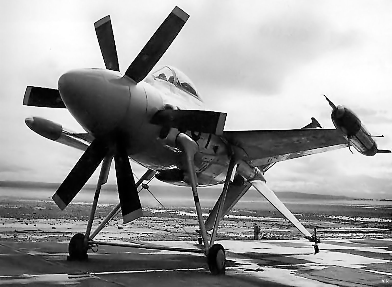 Самолет вертикального полета. Самолет Lockheed XFV-1 Salmon. СВВП кор-70. Lockheed XFV «the Salmon». Lockheed XFV-1 Salmon.