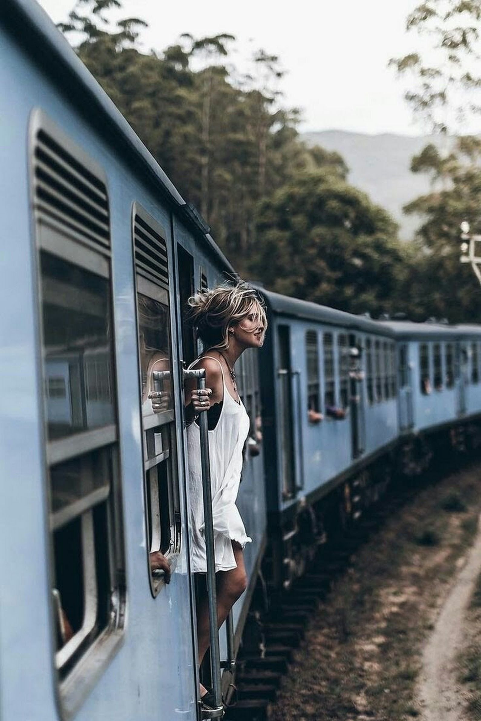 Красивые фото в поезде для инсты