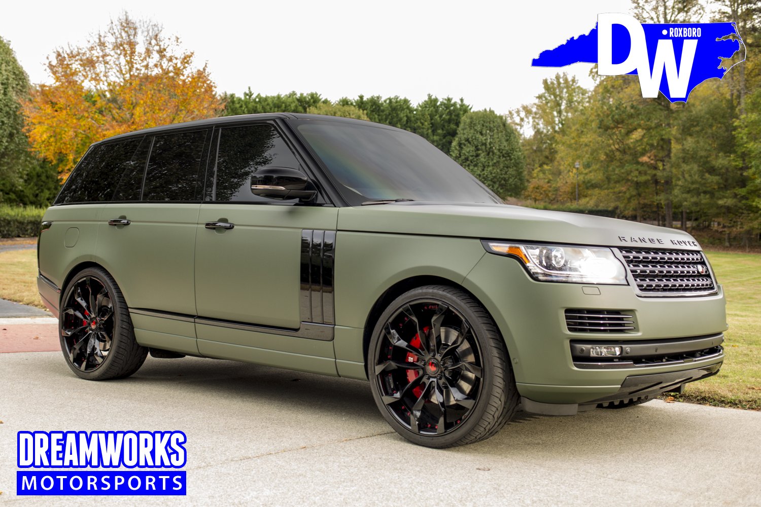 Цвет range rover. Range Rover Sport хаки. Рендж Ровер спорт зеленый матовый. Рендж Ровер спорт 2011 серый. Серый Рендж Ровер Вог.