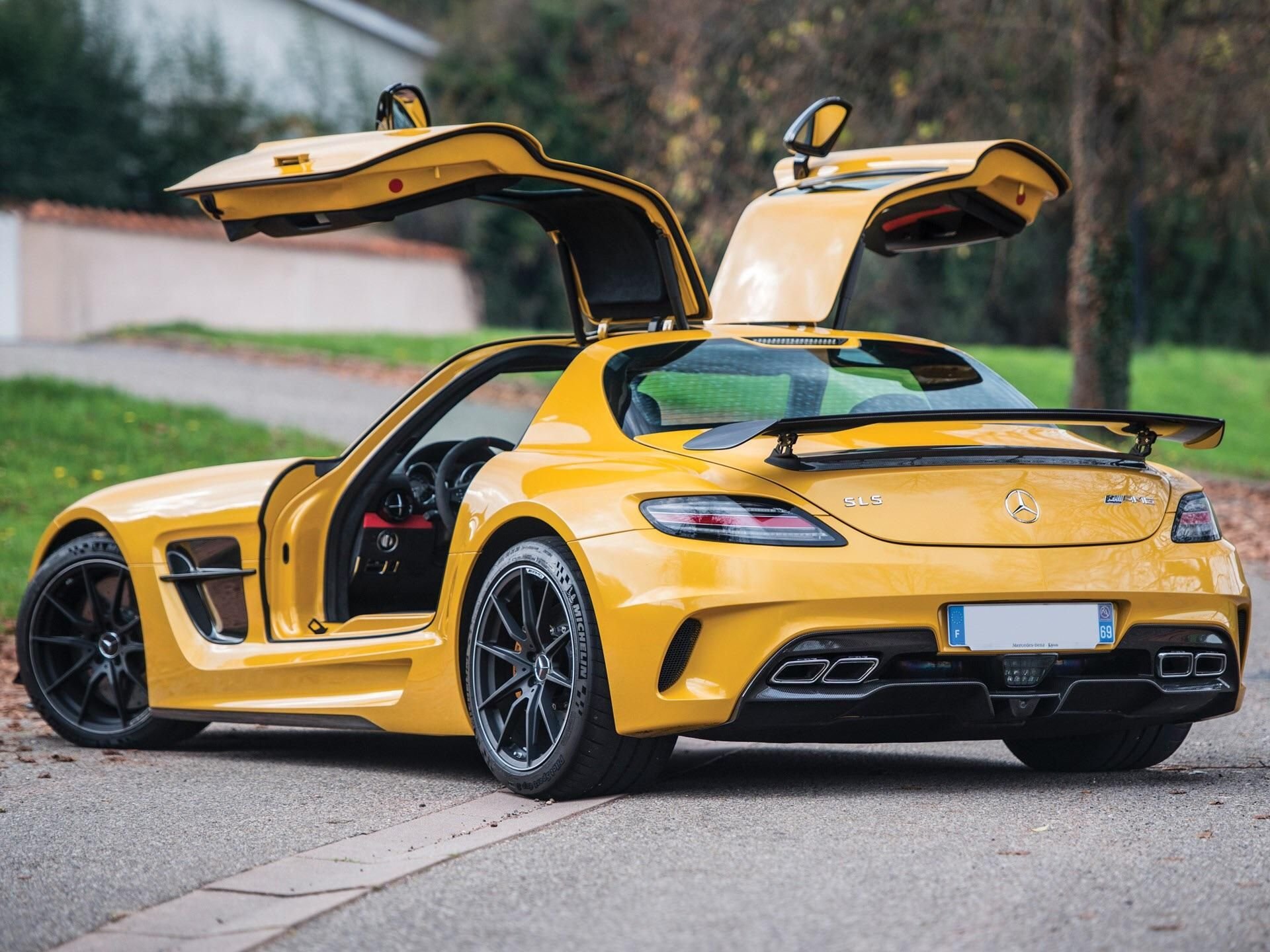 Мерседес SLS AMG оранжевый