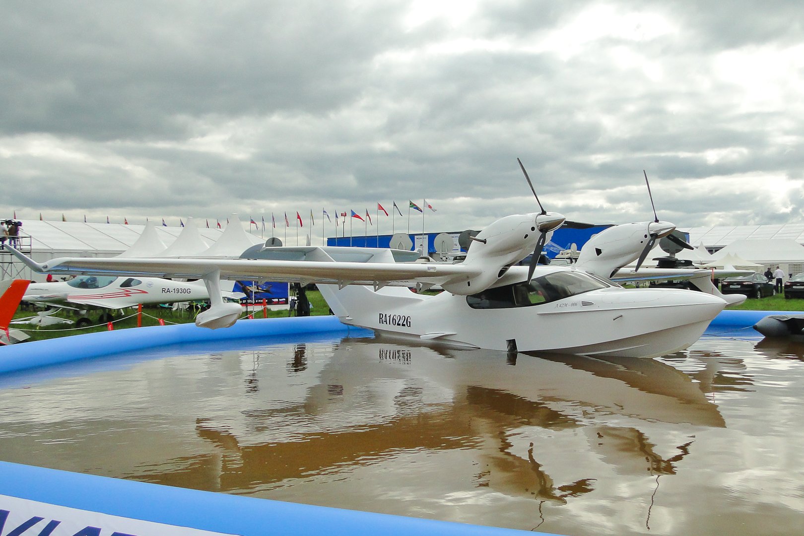 Самолет амфибия. Самарский самолет амфибия. Чайка л-42мш на Макс-2019. Гидросамолет-sh 5. Кайман самолет амфибия.