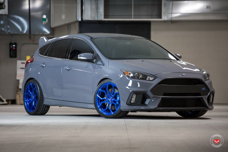 Ford Focus RS on Vossen Wheels (HC-3)