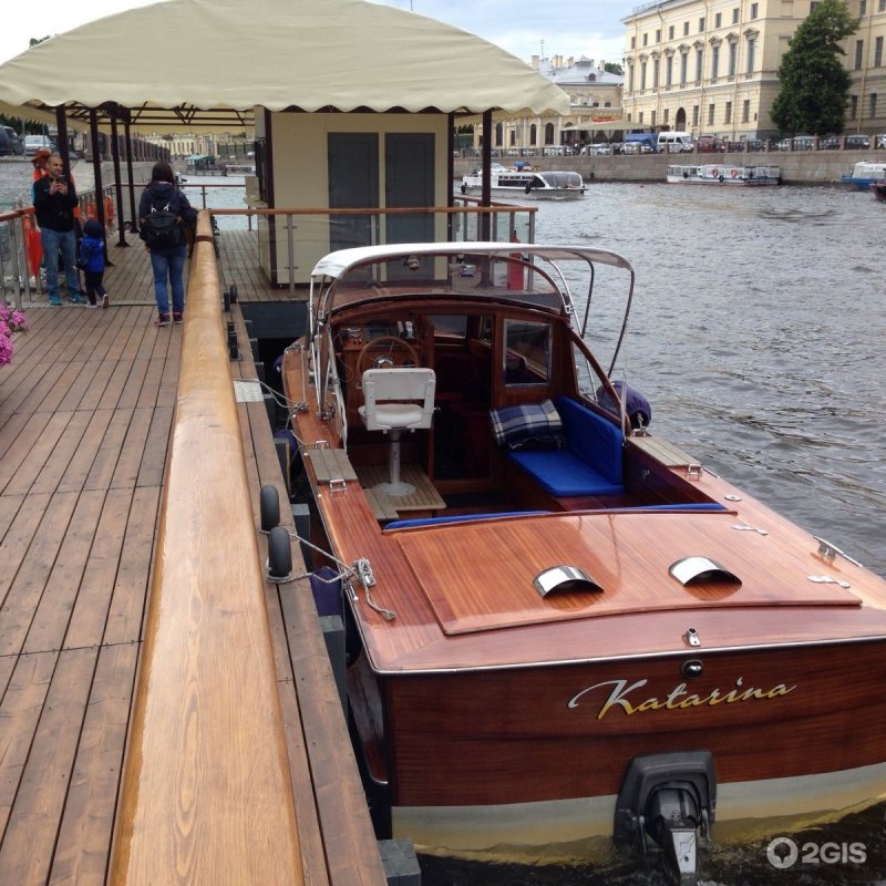 Катер яхта в СПБ