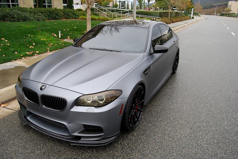 BMW f10 в пленке серый