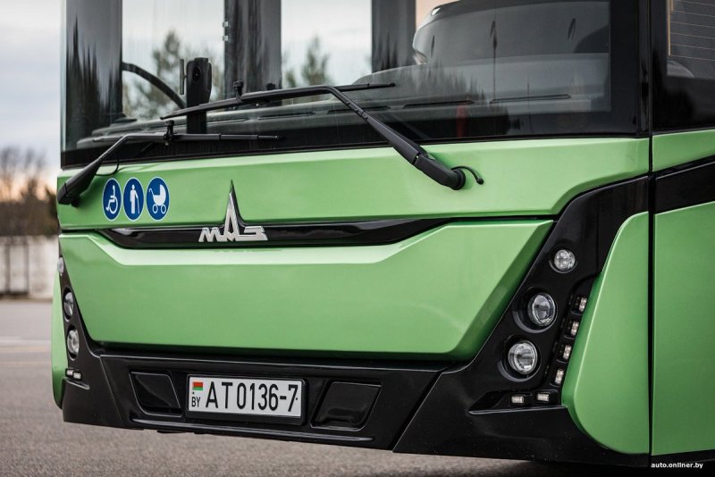 МАЗ 303266