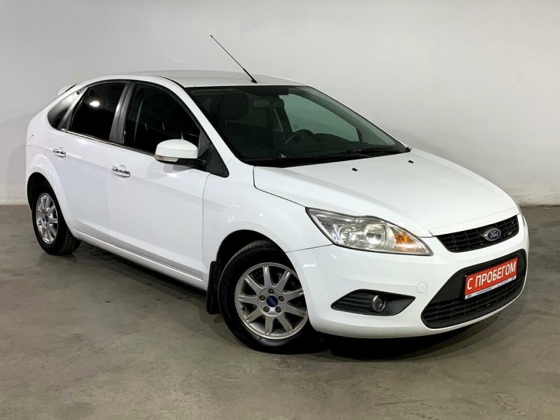 Ford Focus 2 Рестайлинг седан белый