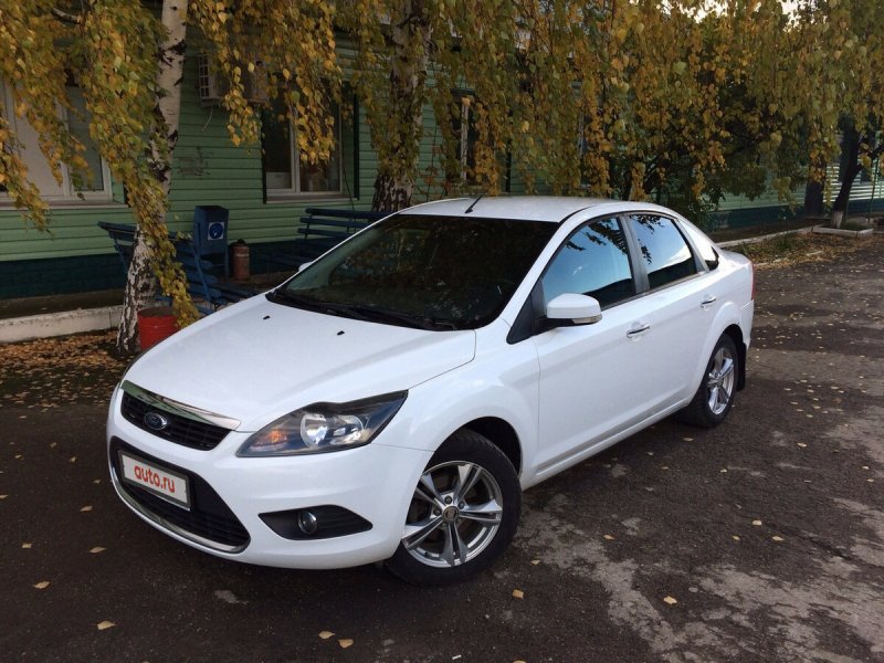 Ford Focus 2 белый седан 2011
