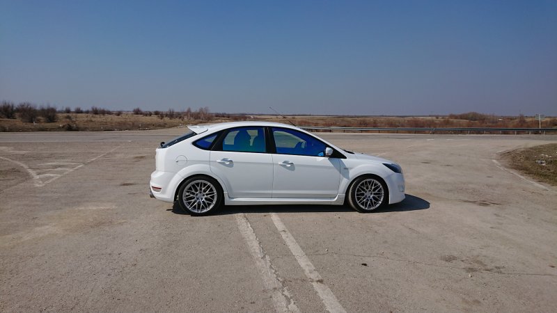 Ford Focus 2 White Tuning