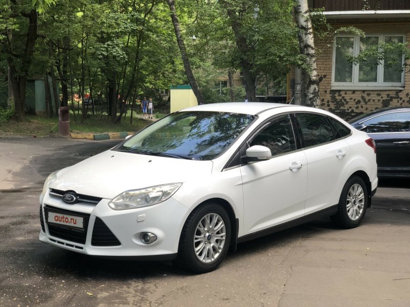 Ford Focus 2012 седан