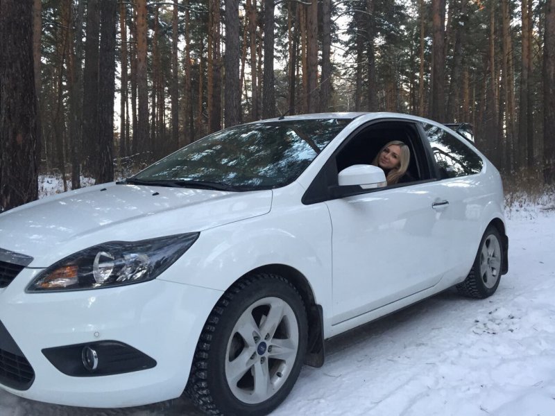 Ford Focus 2 белый тонированный