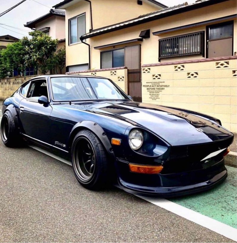 Nissan Datsun 240z