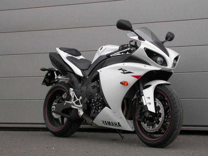 Yamaha r1 2014 белый
