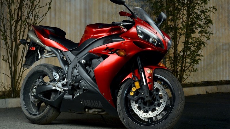Yamaha YZF-r1 красный