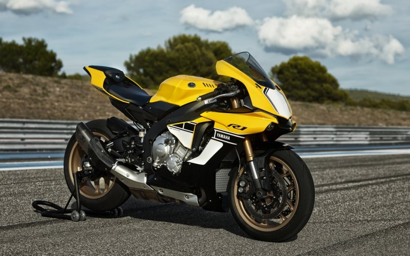 Yamaha YZF-r1 2016