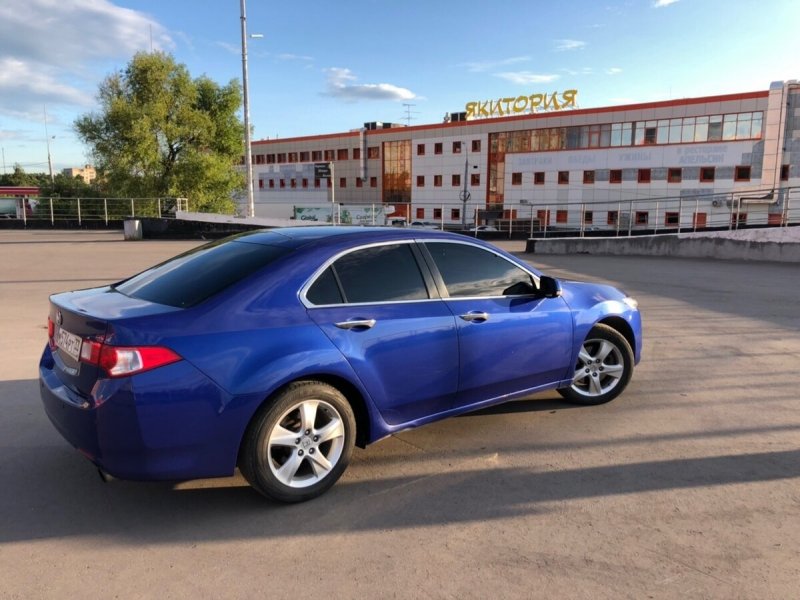 Honda Accord VIII sedan синяя