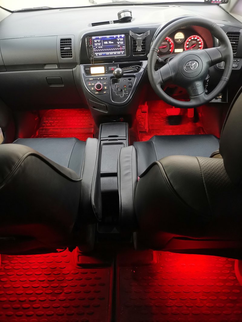 Toyota Wish 2009 салон