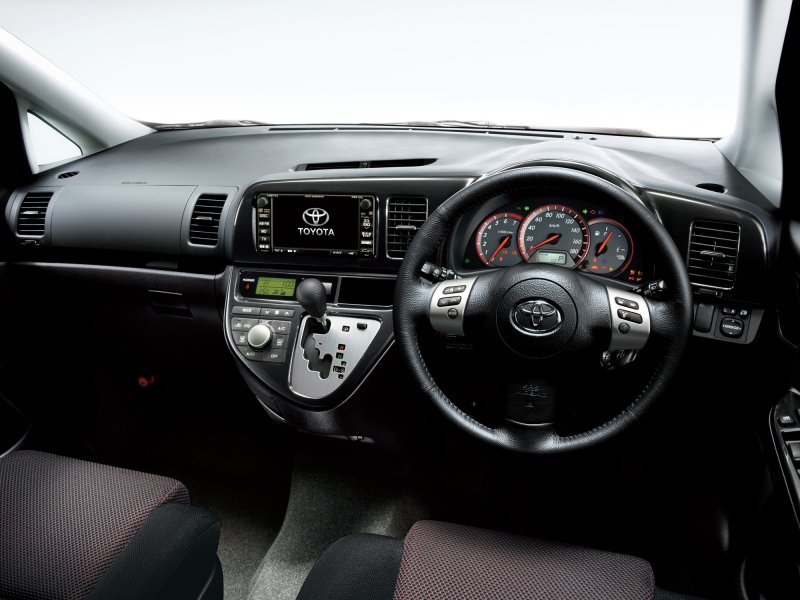Toyota Wish 2005 салон