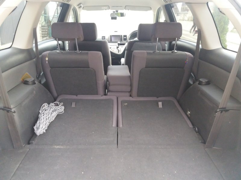 Toyota Wish 2008 салон