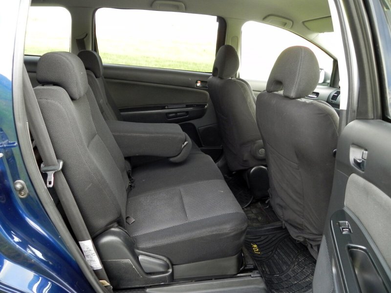 Toyota Wish 2003 салон