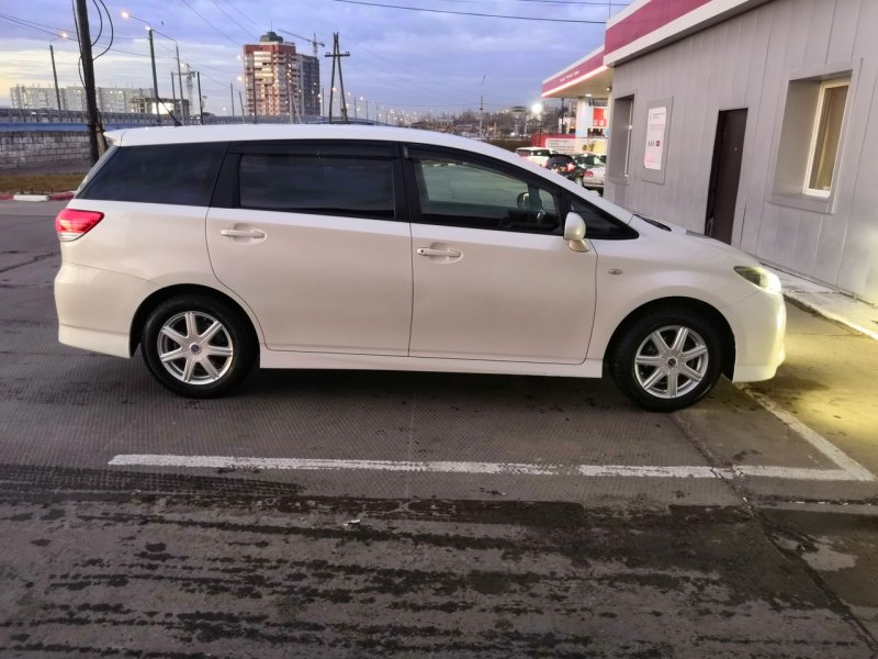 Toyota Wish r18