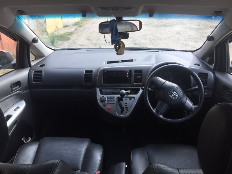Toyota Wish 2006 салон