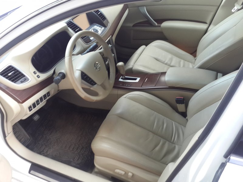 Nissan Teana j32 Interior