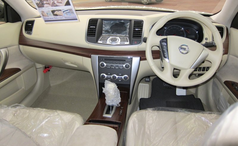 Nissan Teana j32 Interior