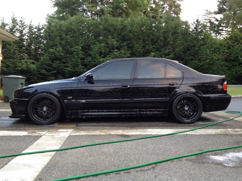 Black BMW e39 r19