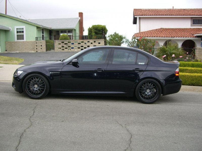 BMW e90 черная