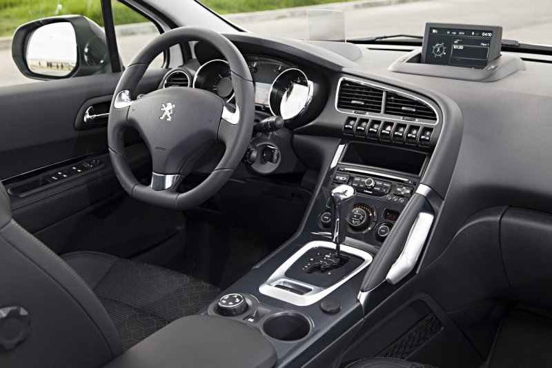 Peugeot 3008 интерьер