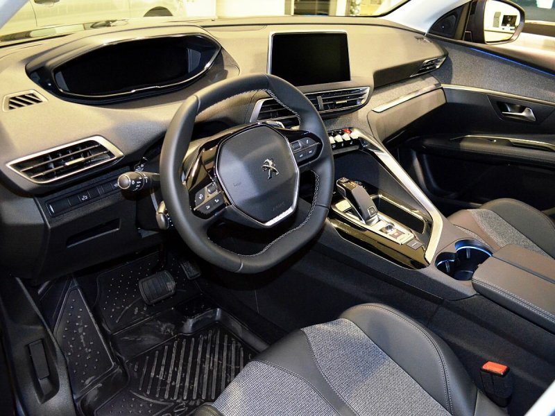Peugeot 3008 2017 салон